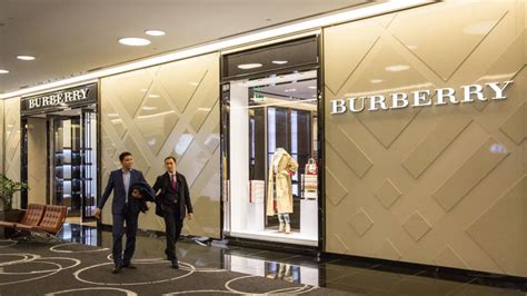 burberry burns clothes to stop discounts on them|h&m fast fashion problem.